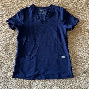 Figs 2 pocket scrub top